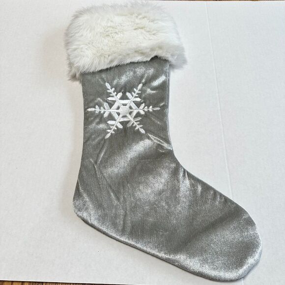 Prima Creations 2008 Gray Snowflake Fluffy Christmas Stocking - Picture 1 of 11